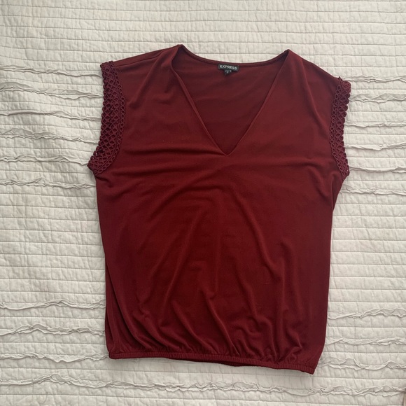 Maroon top - Picture 1 of 3